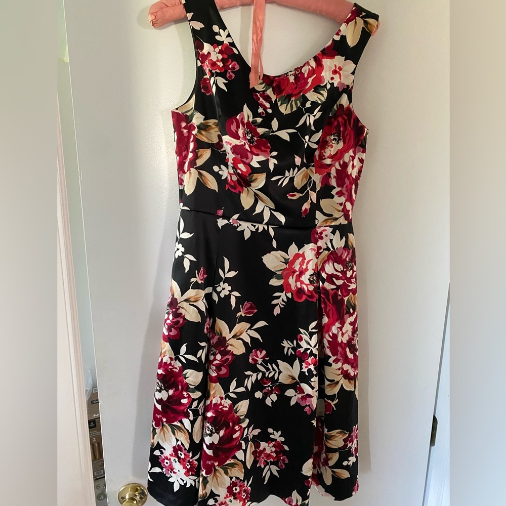 White House Black Market floral pleat dress